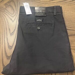 Banana Republic Factory Slim Fit Aiden Men's Chino Pants - Charcoal Grey
